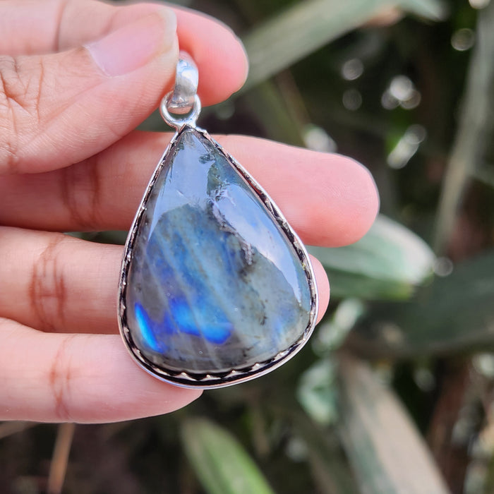 Certified Labradorite Small Pendant Online without Chain (Design 3)