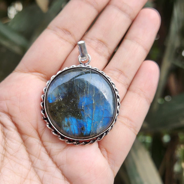 Certified Labradorite Pendant Online without Chain (Design 4)