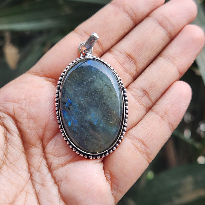 Certified Labradorite Pendant Online without Chain (Design 5)