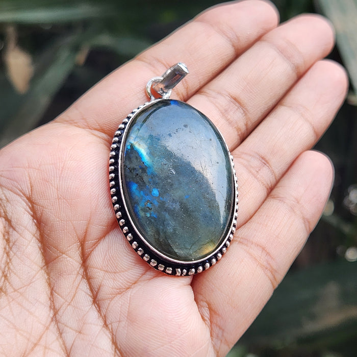 Certified Labradorite Pendant Online without Chain (Design 5)