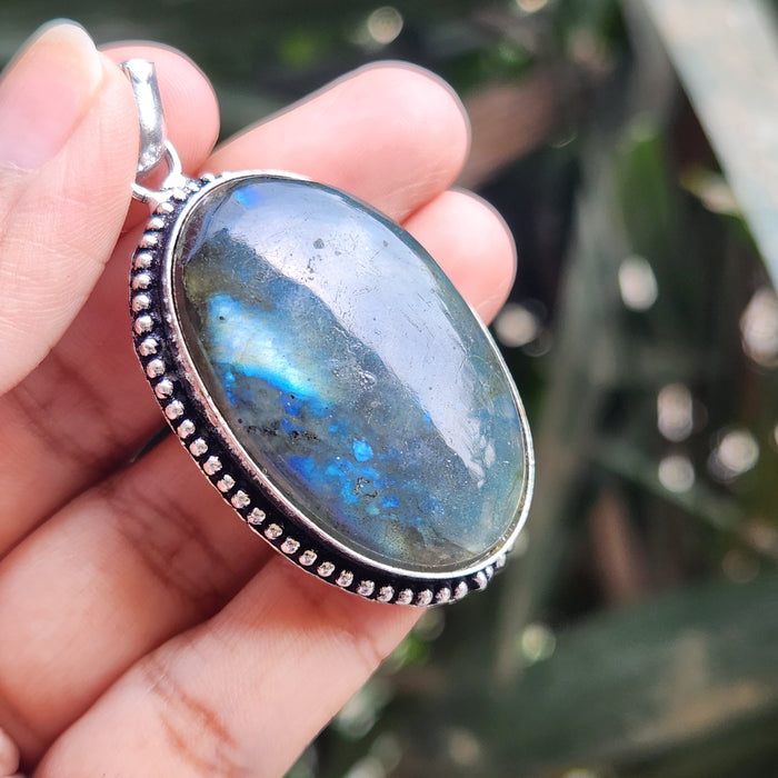 Certified Labradorite Pendant Online without Chain (Design 5)