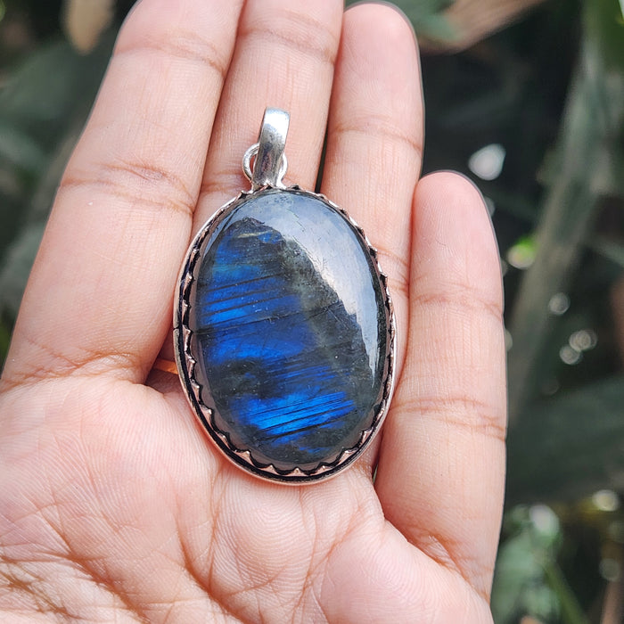 Certified Labradorite Pendant Online without Chain (Design 6)