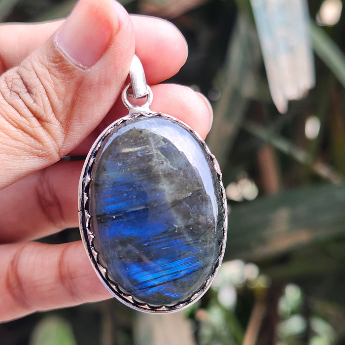 Certified Labradorite Pendant Online without Chain (Design 6)