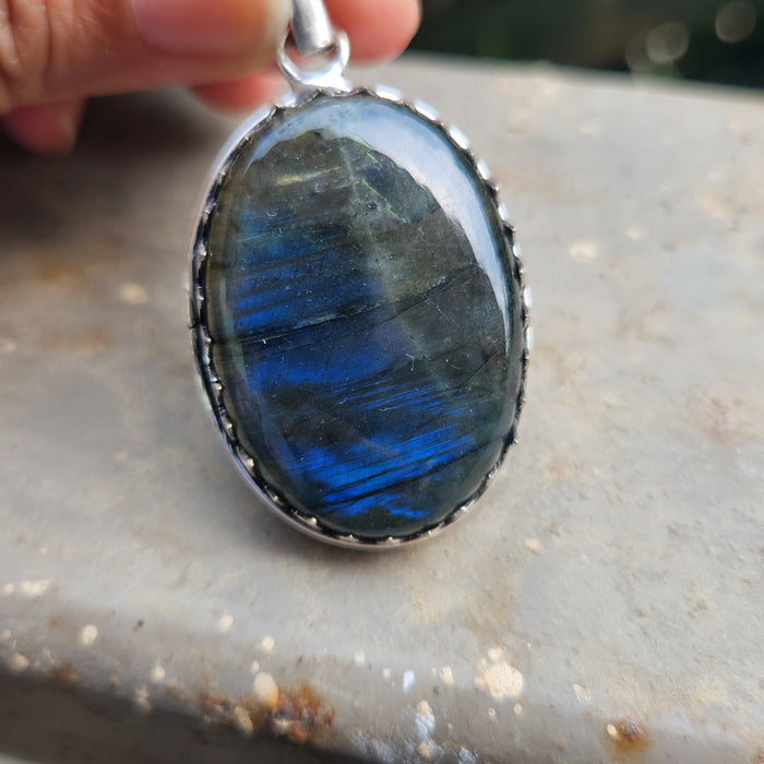 Certified Labradorite Pendant Online without Chain (Design 6)