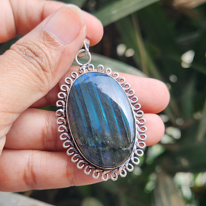 Certified Labradorite Pendant Online without Chain (Design 8)