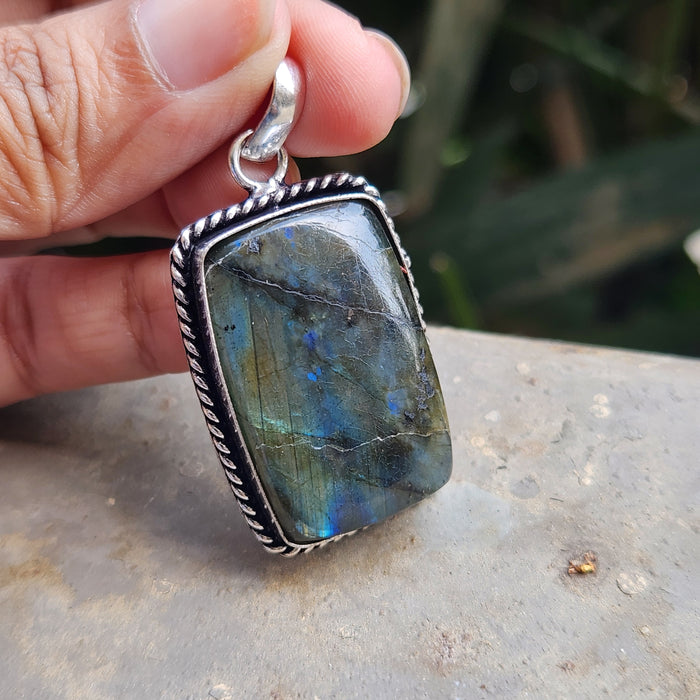 Certified Labradorite Small Pendant Online without Chain (Design 10)