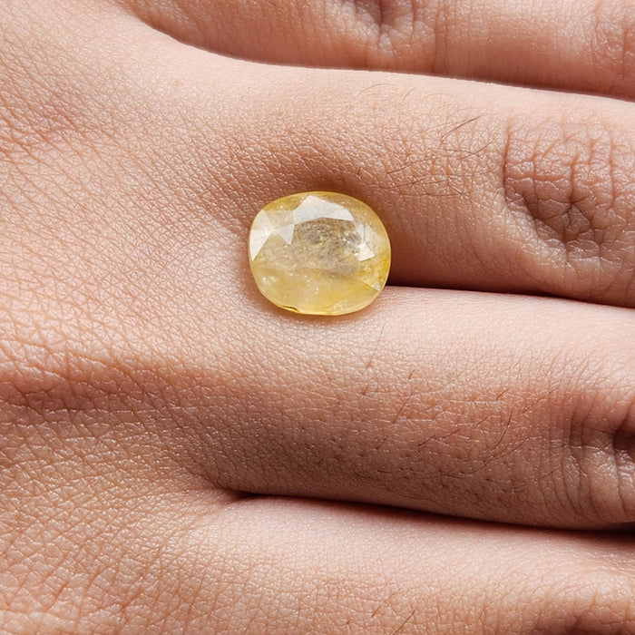 Yellow Sapphire Gemstone from Burma( Maynmar)- 5.29 Cts