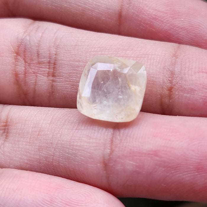 Yellow Sapphire Gemstone from Burma( Maynmar)- 6.83 Carat